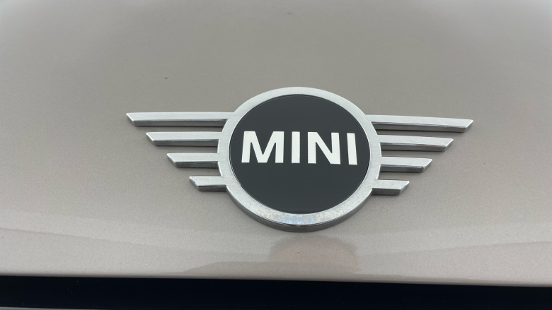 MINI Hatchback 1.5 Cooper Classic 3dr Auto Petrol Hatchback